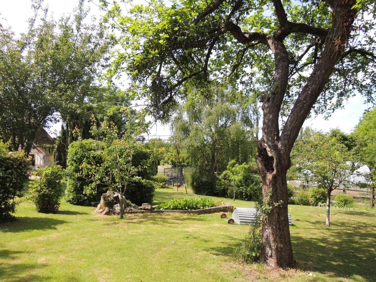 La Ferme Du Bourg Bed & Breakfast Eraines Екстериор снимка