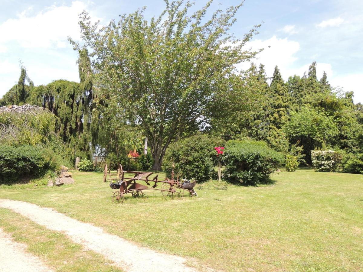 La Ferme Du Bourg Bed & Breakfast Eraines Екстериор снимка